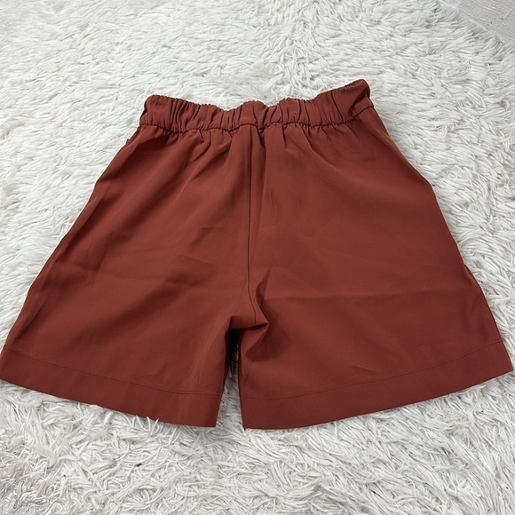 Lululemon Noir Short 5.5" Rustic Clay - Picture 6 of 8